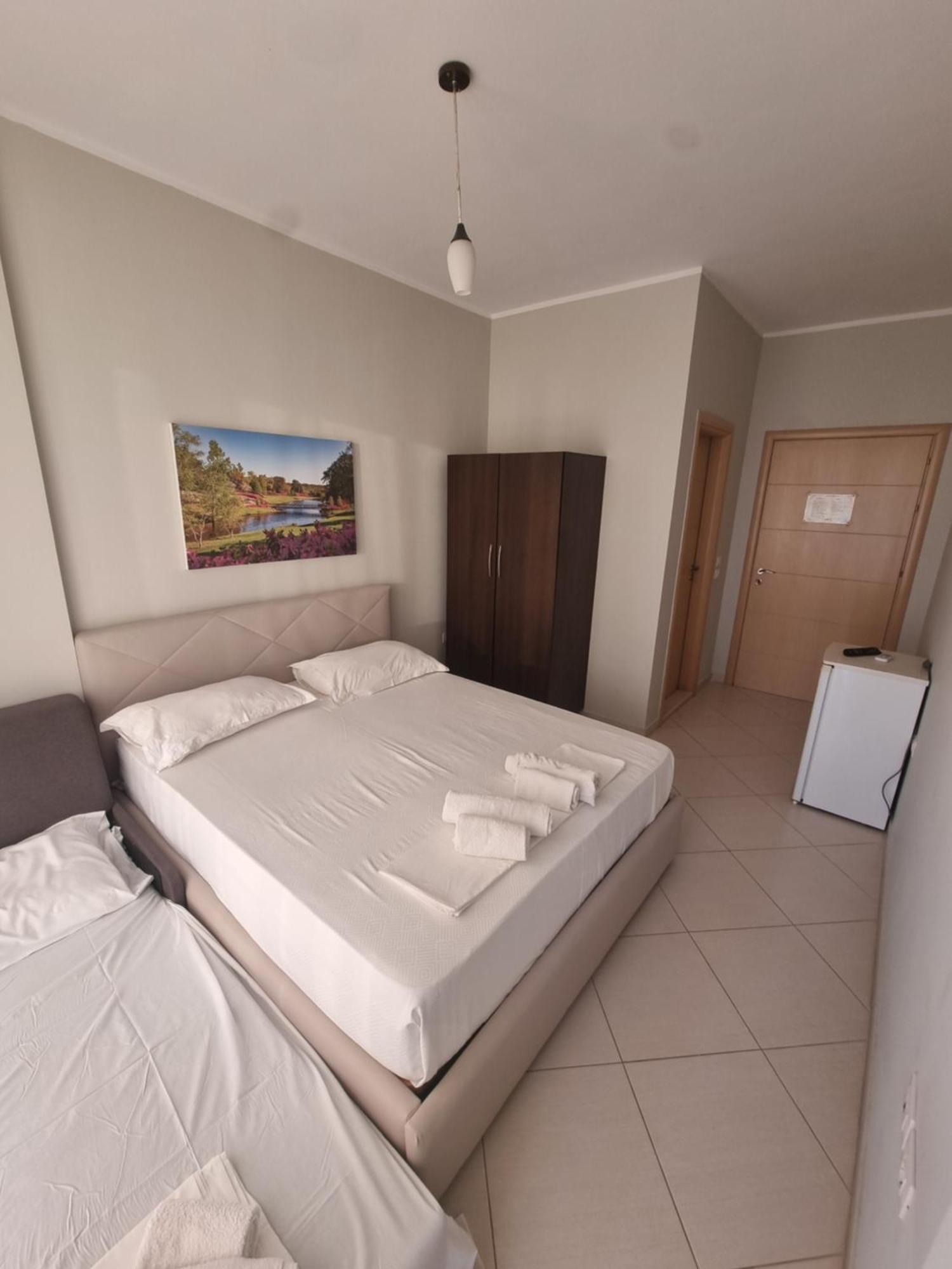 Hotel Ble Ble Vlorë Buitenkant foto