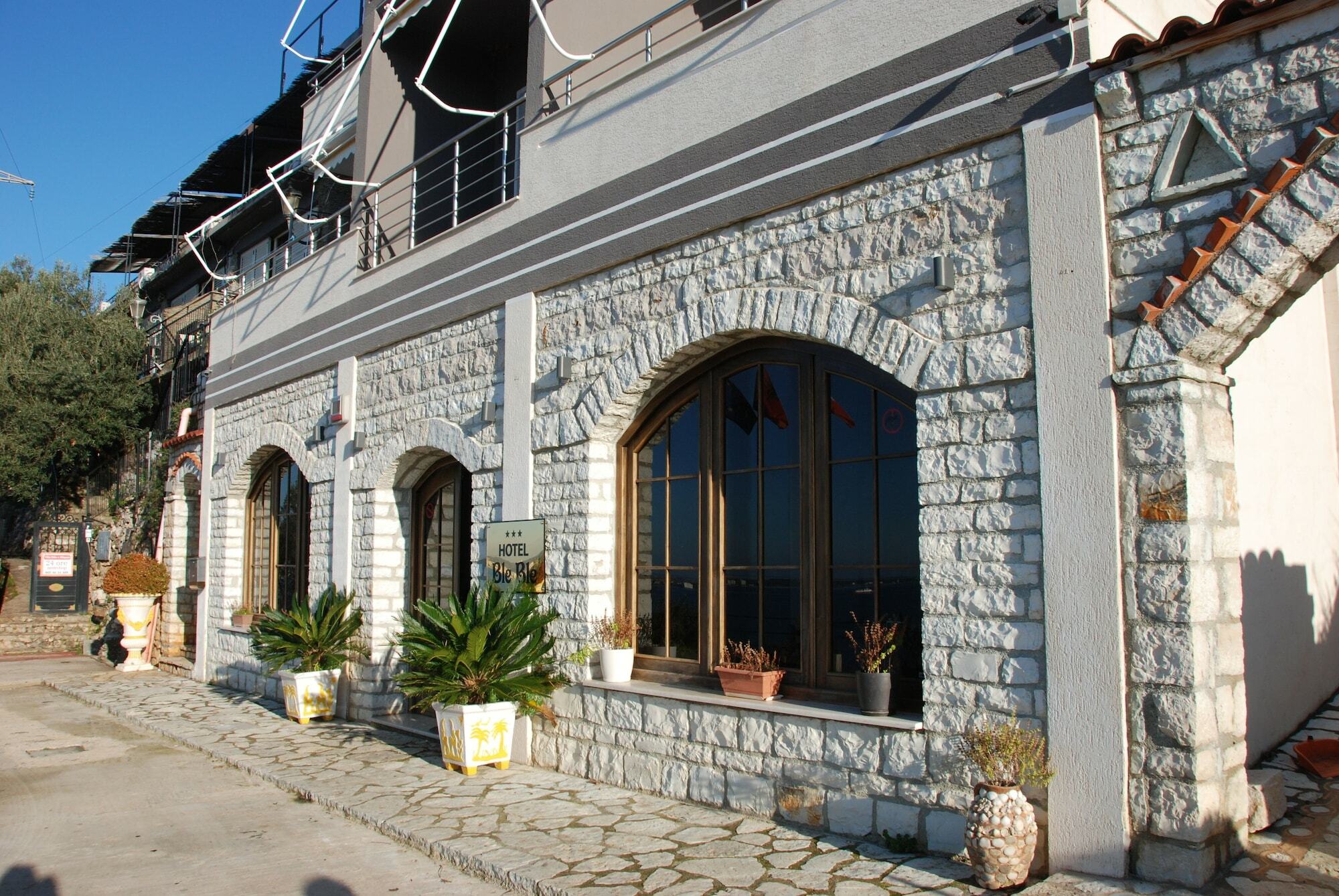 Hotel Ble Ble Vlorë Buitenkant foto